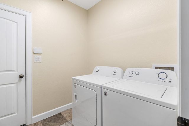 328 Country Crossing Circle, Magnolia, TX 77354