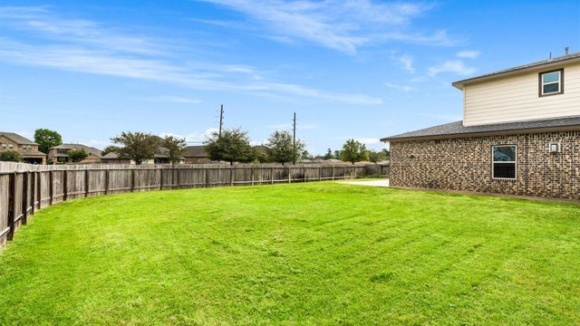 328 Country Crossing Circle, Magnolia, TX 77354