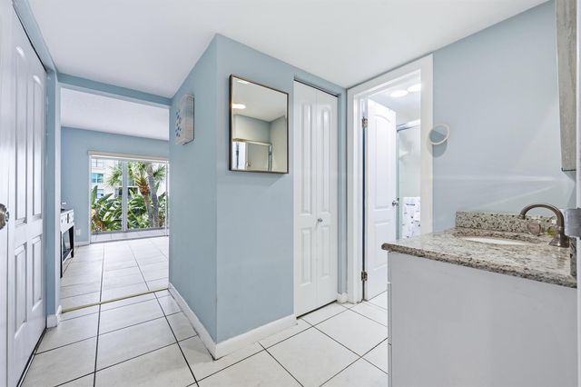 200 Waterway Drive S 309, Lantana, FL 33462