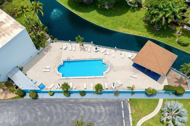 200 Waterway Drive S 309, Lantana, FL 33462
