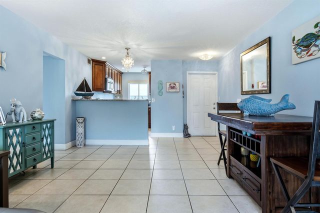 200 Waterway Drive S 309, Lantana, FL 33462