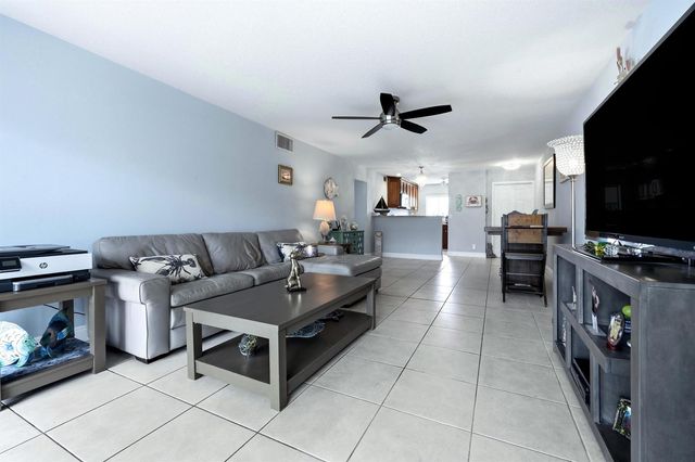 200 Waterway Drive S 309, Lantana, FL 33462