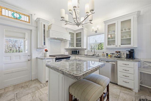 305 N Davis St., Sulphur Springs, TX 75482