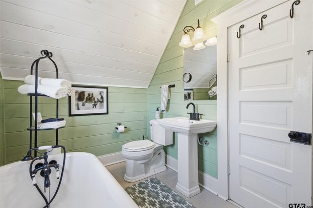 305 N Davis St., Sulphur Springs, TX 75482