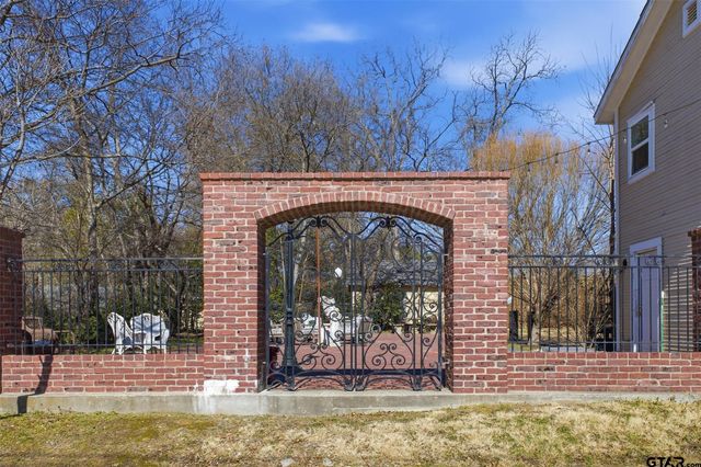 305 N Davis St., Sulphur Springs, TX 75482