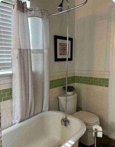 305 N Davis St., Sulphur Springs, TX 75482