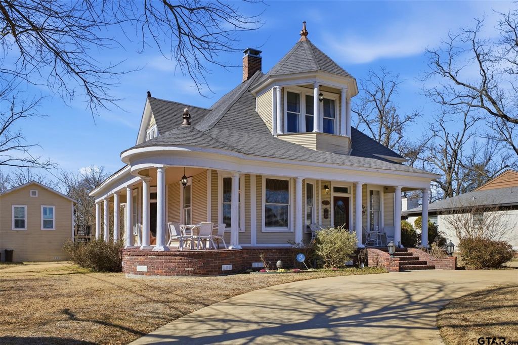 305 N Davis St., Sulphur Springs, TX 75482