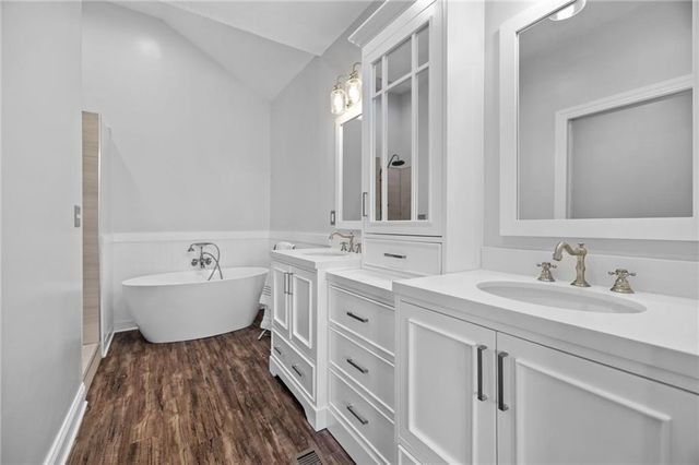 124 Teton Ridge, Lake Winnebago, MO 64034