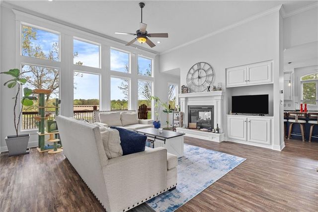 124 Teton Ridge, Lake Winnebago, MO 64034