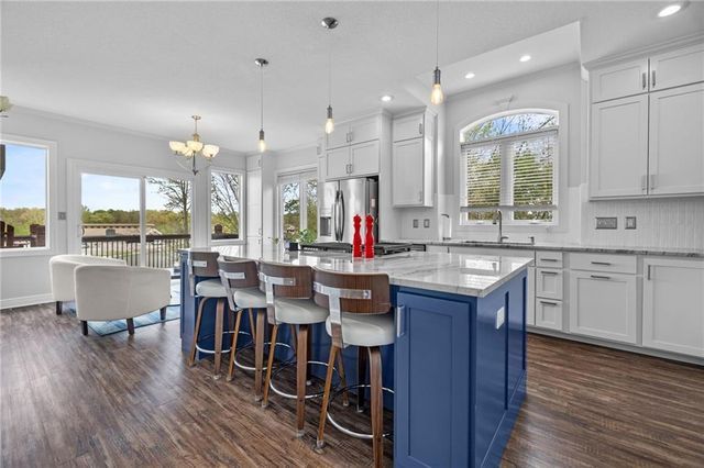 124 Teton Ridge, Lake Winnebago, MO 64034