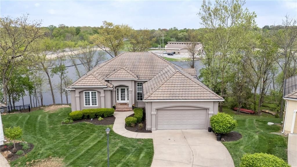 124 Teton Ridge, Lake Winnebago, MO 64034