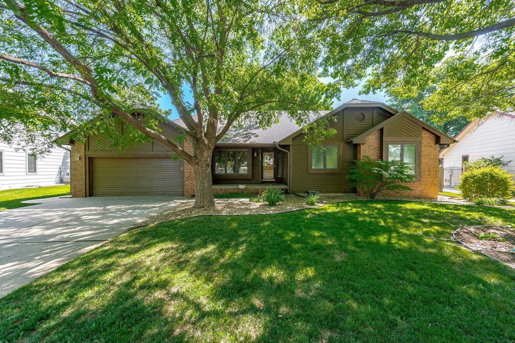 206 N Milstead, Wichita, KS 67212