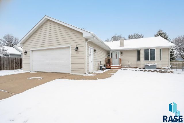 908 S Blaine St Street, Lennox, SD 57039
