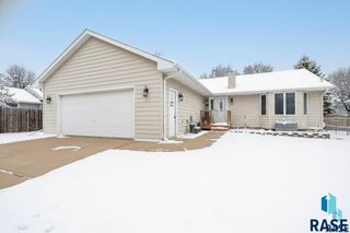 908 S Blaine St Street, Lennox, SD 57039