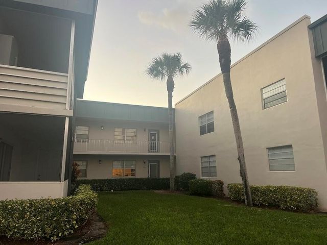 318 Burgundy G, Delray Beach, FL 33484