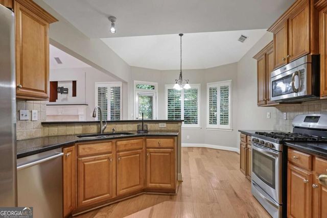105 Peregrine Way NW, Kennesaw, GA 30144
