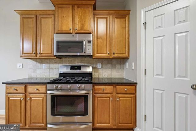 105 Peregrine Way NW, Kennesaw, GA 30144