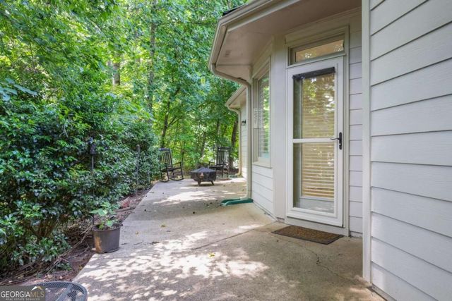 105 Peregrine Way NW, Kennesaw, GA 30144