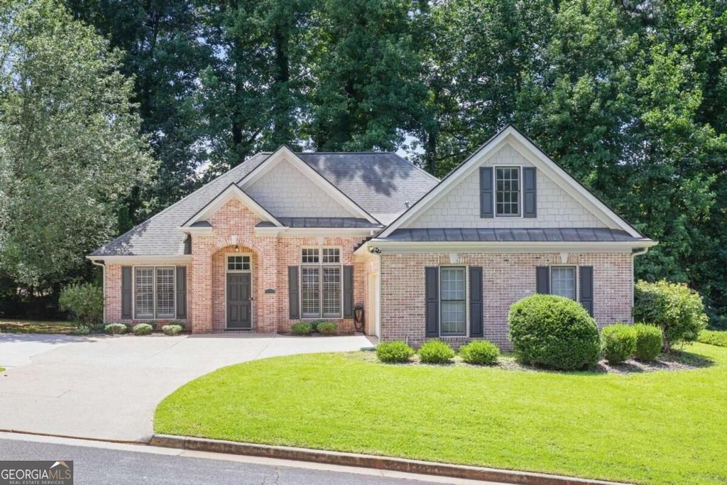 105 Peregrine Way NW, Kennesaw, GA 30144