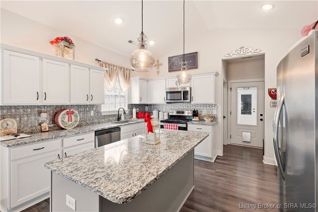 1240 Majestic Pass, Jeffersonville, IN 47130