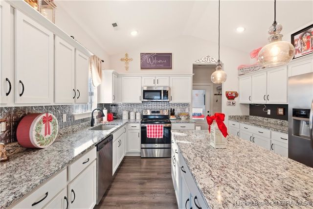 1240 Majestic Pass, Jeffersonville, IN 47130