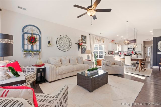 1240 Majestic Pass, Jeffersonville, IN 47130