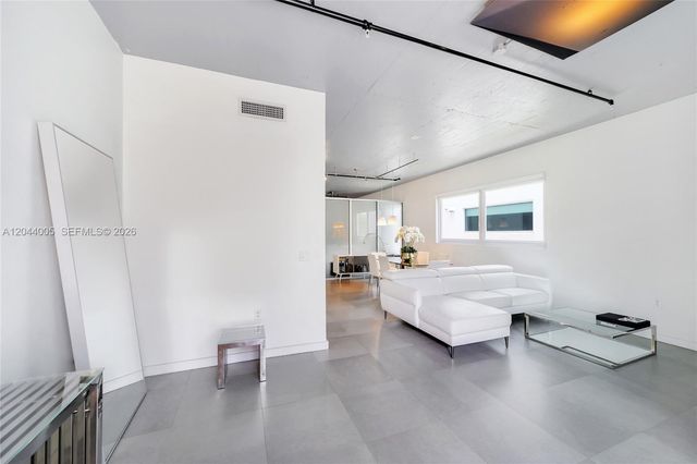 1700 Meridian Avenue 310, Miami Beach, FL 33139