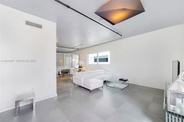 1700 Meridian Avenue 310, Miami Beach, FL 33139