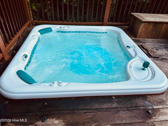 573 Coral Ridge Road, Atlantic Beach, NC 28512