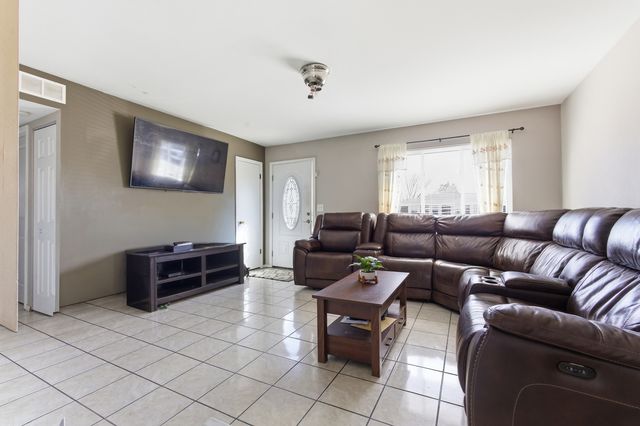 1160 Case Lane, Elgin, IL 60120