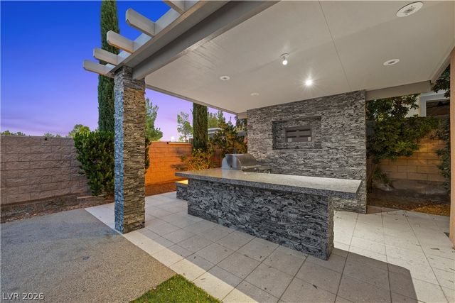 8 Tea Olive Drive, Las Vegas, NV 89141