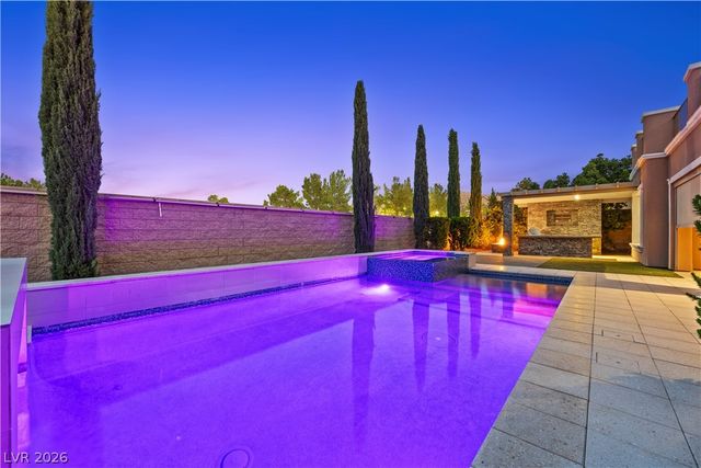 8 Tea Olive Drive, Las Vegas, NV 89141