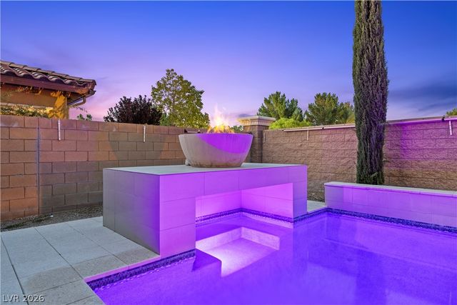 8 Tea Olive Drive, Las Vegas, NV 89141