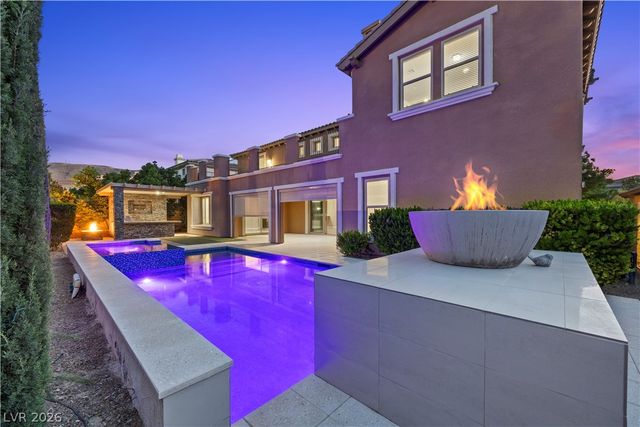8 Tea Olive Drive, Las Vegas, NV 89141