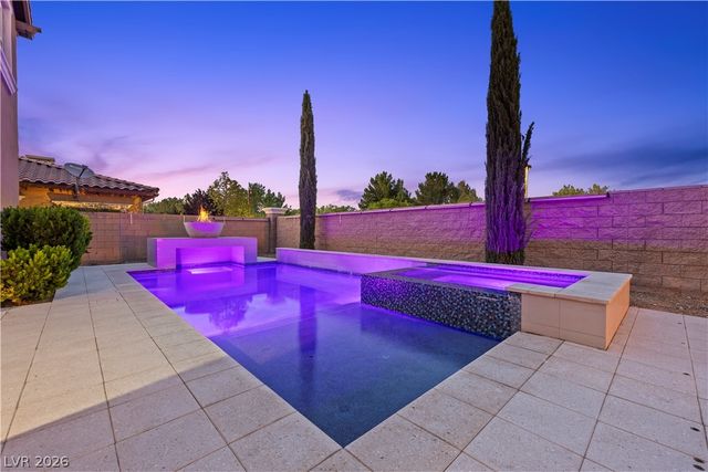 8 Tea Olive Drive, Las Vegas, NV 89141