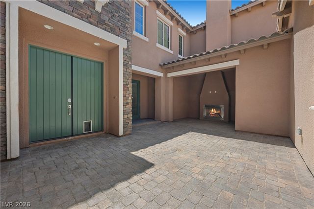 8 Tea Olive Drive, Las Vegas, NV 89141