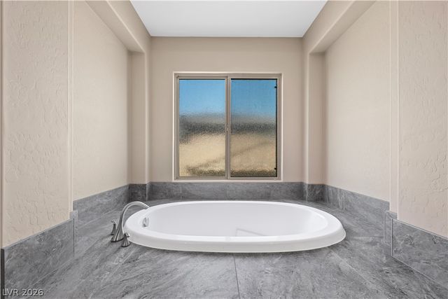 8 Tea Olive Drive, Las Vegas, NV 89141