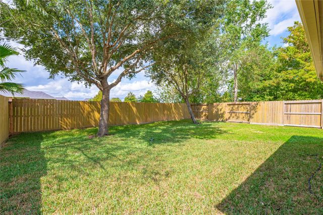 4337 Country Club Drive, Dickinson, TX 77539