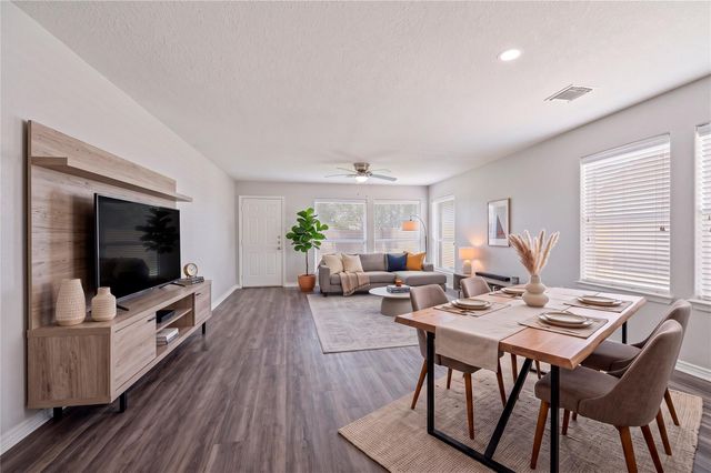4337 Country Club Drive, Dickinson, TX 77539