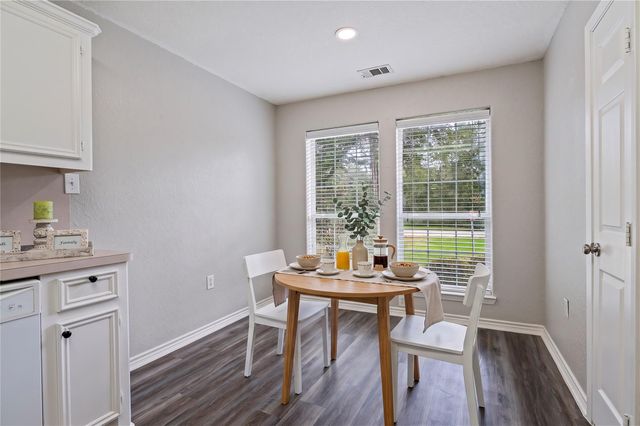 4337 Country Club Drive, Dickinson, TX 77539