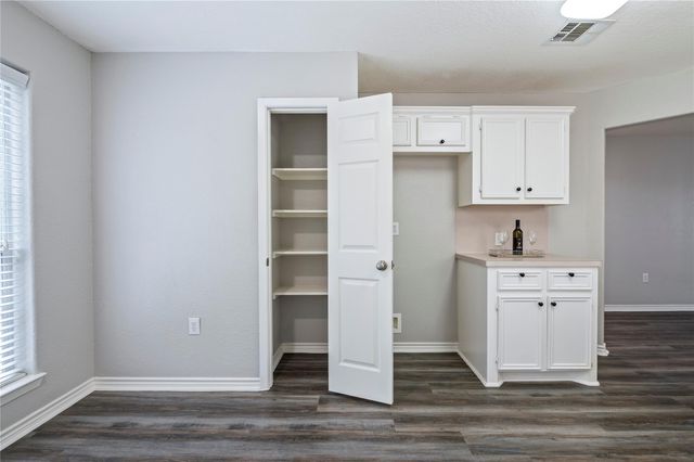 4337 Country Club Drive, Dickinson, TX 77539