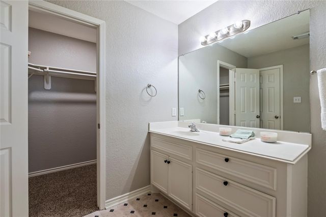 4337 Country Club Drive, Dickinson, TX 77539