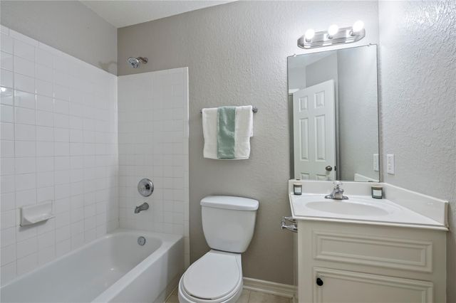 4337 Country Club Drive, Dickinson, TX 77539