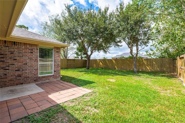 4337 Country Club Drive, Dickinson, TX 77539