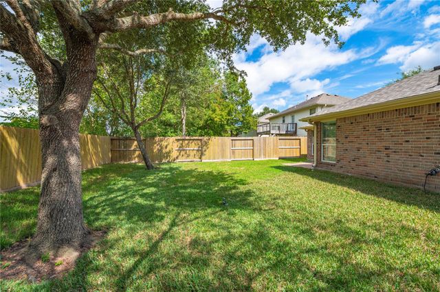 4337 Country Club Drive, Dickinson, TX 77539