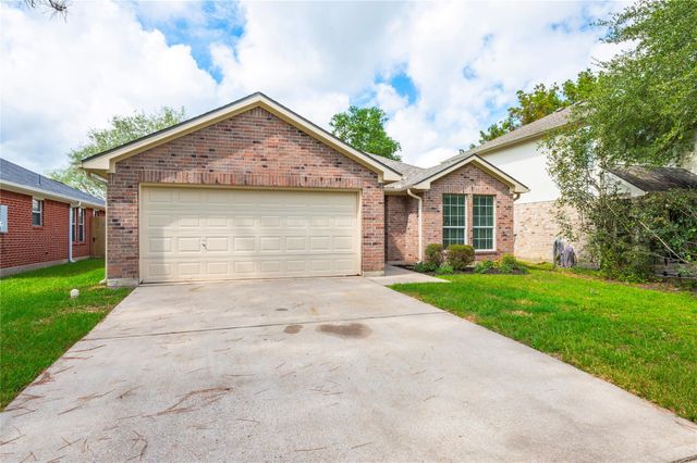 4337 Country Club Drive, Dickinson, TX 77539