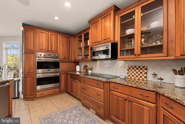 421 GREEN ST, Sellersville, PA 18960