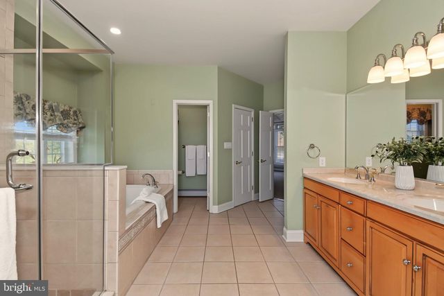 421 GREEN ST, Sellersville, PA 18960