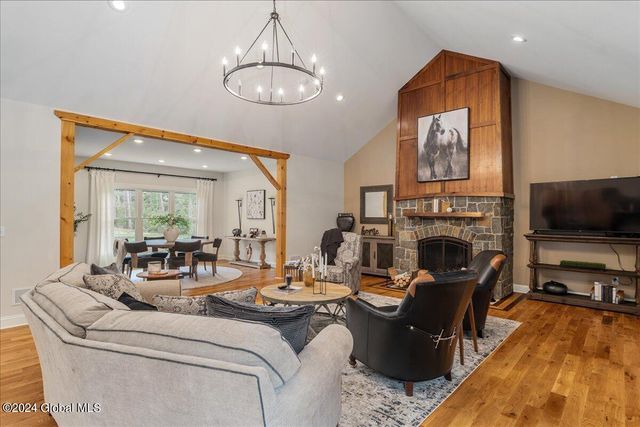 17 Kenmore Drive, Queensbury, NY 12804