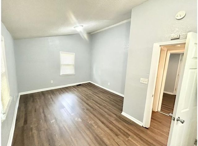810 S Woodbury Street, Independence, MO 64050